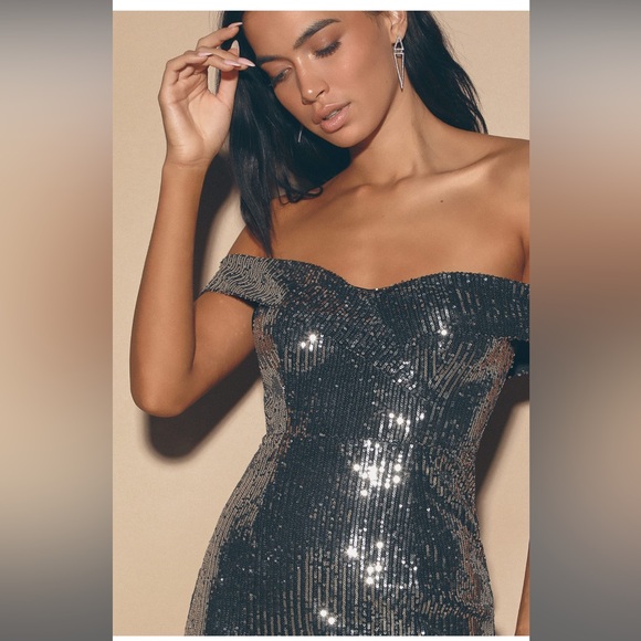 NWT lulu’s once in a lifetime silver/grey sequin off shoulder mini dress - Picture 4 of 6